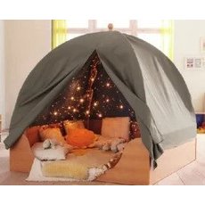 Волшебная пещера, в комплектации идет маты и подушки, гирланда и чехол поверх гирлянды