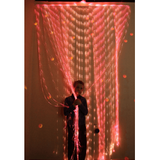 Занавес мерцающий  ШИРИНА ЗАНАВЕСА: 240 СМ. КОЛИЧЕСТВО НИТЕЙ: 240 ШТ.