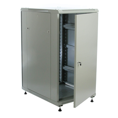 Шкаф напольный 19дюйм 18U 896х800х800мм (ВхШхГ)дверь стекл с бок вставк черный