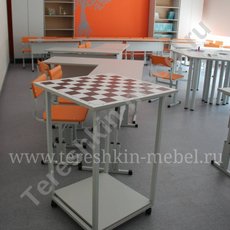 Шахматный стол