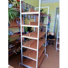 Стеллаж двухсторонний на металлокаркасе с горизонтальными полками