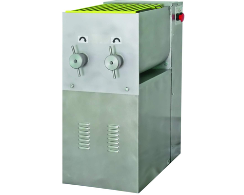 Универсальная кухонная машина Торгмаш МТ-15М (МТ-30) (машина тестомесильная для крутого теста)