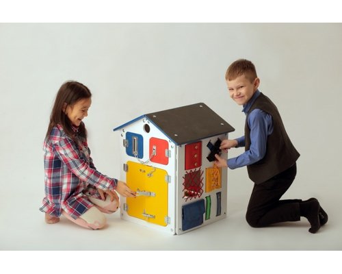 Бизихаус "Развивающий домик"