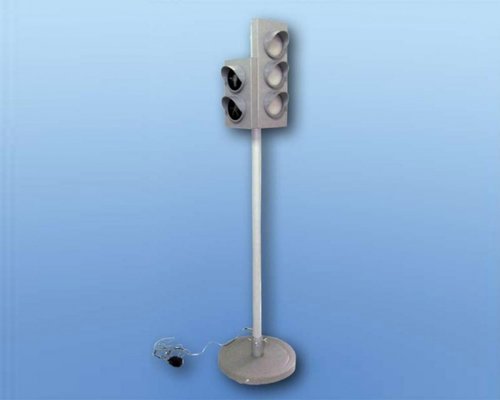 Электрифицированная модель транспортного и пешеходного светофоров на стойке и основании с "Виртуальным учителем"