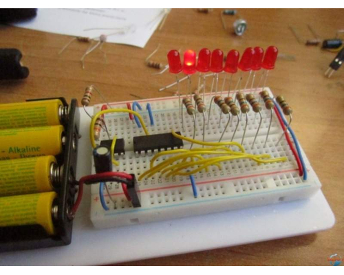 Электронный конструктор "Эксперименты с микросхемами"