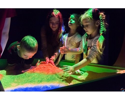 Интерактивная песочница "Полянка