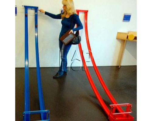 Интерактивный экспонат Наклонная плоскость - траектория