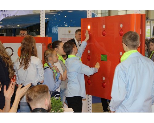 Интерактивный экспонат Время реакции