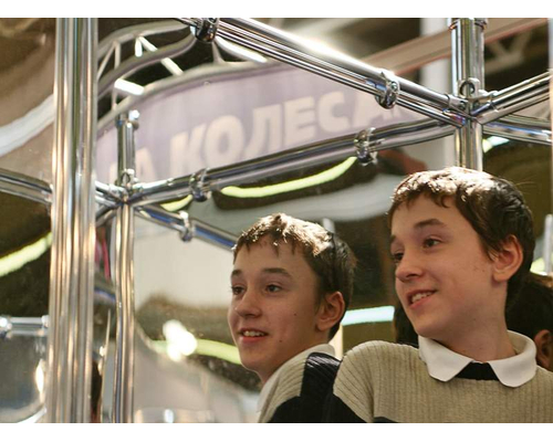 Интерактивный экспонат Зеркальный лабиринт