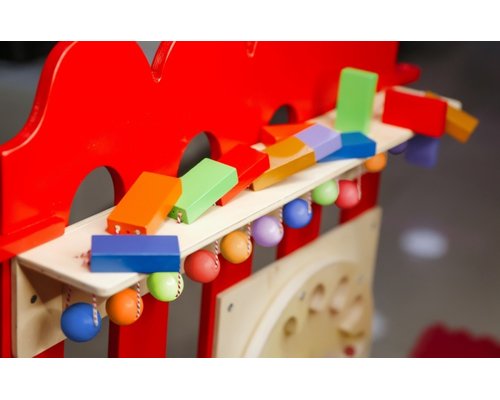 Тактильно-развивающая панель “Разноцветное домино” (12 домино, настенный модуль)