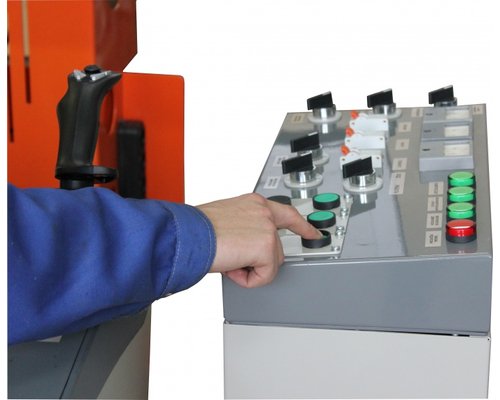 Тренажер карьерного экскаватора серии ТКЭ Тренажер карьерного экскаватора серии ТКЭ