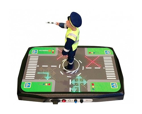 Учебно-лабораторный стенд по изучению ПДД "Робот-регулировщик"