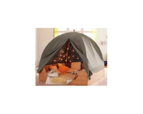 Волшебная пещера, в комплектации идет маты и подушки, гирланда и чехол поверх гирлянды