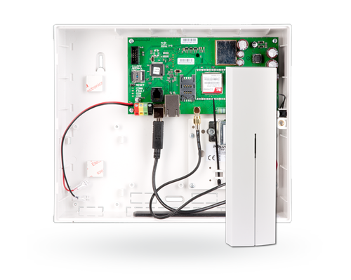 JA-101KR-LAN Охранно-пожарная контрольная панель со встроенными коммуникаторами GSM/GPRS/LAN и радиомодулем