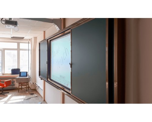 Раздвижная меловая доска на рельсовой системе, 4 рабочие поверхности