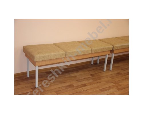 Банкетка мягкая трехместная