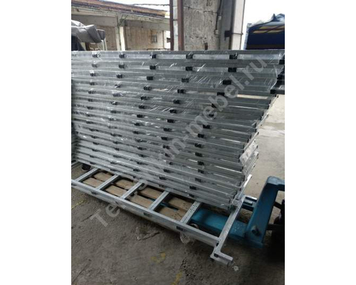 Стеллаж двухсторонний на металлокаркасе с горизонтальными полками