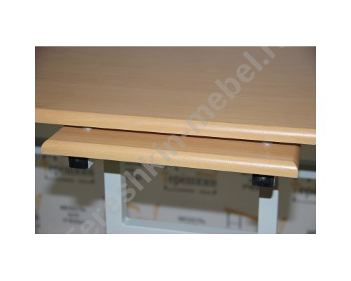 Стол обеденной зоны под табурет