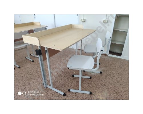 Стол ученический для кабинета химии, физики с бортиками
