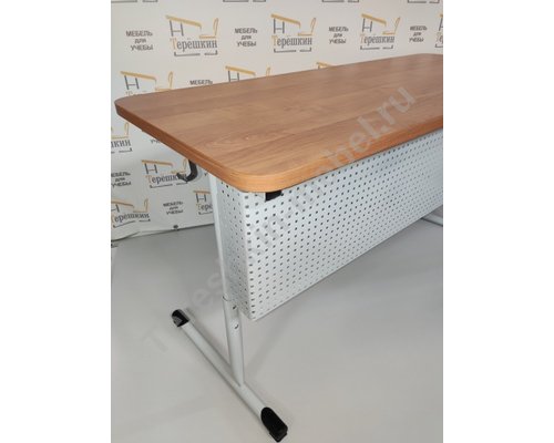 Стол ученический регулируемый на круглом металлокаркасе с перфорированным экраном
