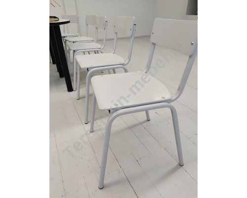 Стул офисный на металлокаркассе