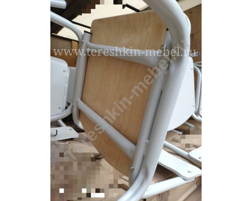 Стул офисный на металлокаркассе